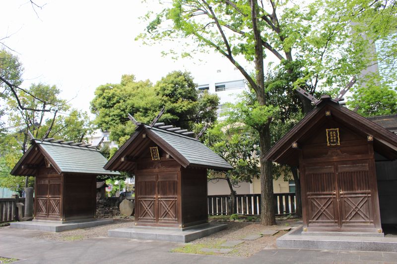 三末社(鹿島/大鳥神社、恵比須/大黒社、浅間/金刀比羅社)